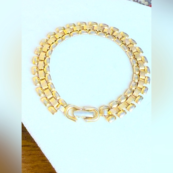 Vintage Monet Gold Tone Double Row Link Bracelet Textured Chain 7.5” - Picture 1 of 9